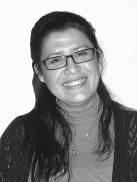 Люси – профессиональный педагог носитель испанского языка из Санта-Крус.